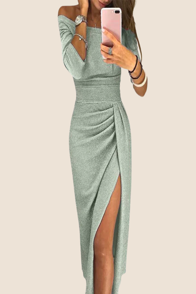 Chic halter maxi dress with an elegant, flowing fit