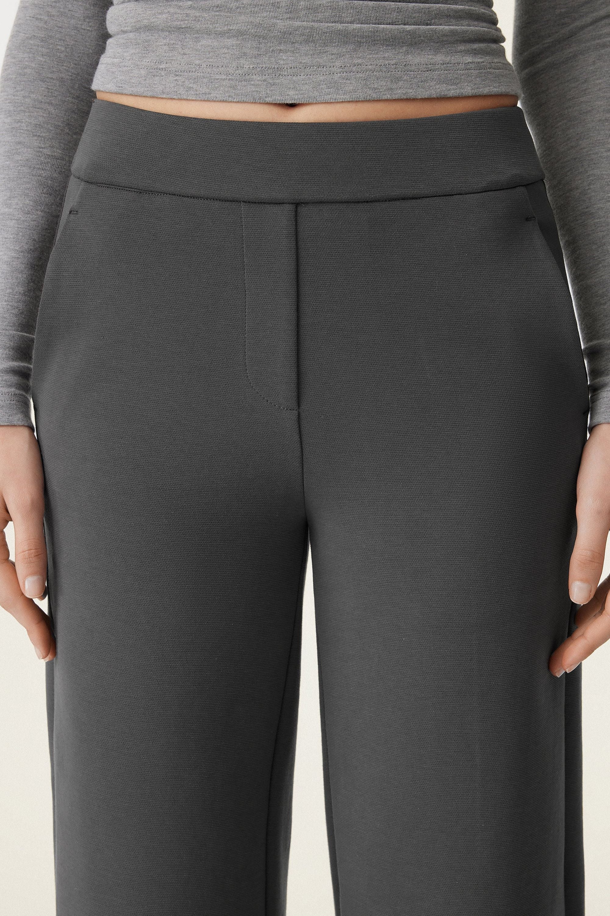 Straight Pant with Pockets