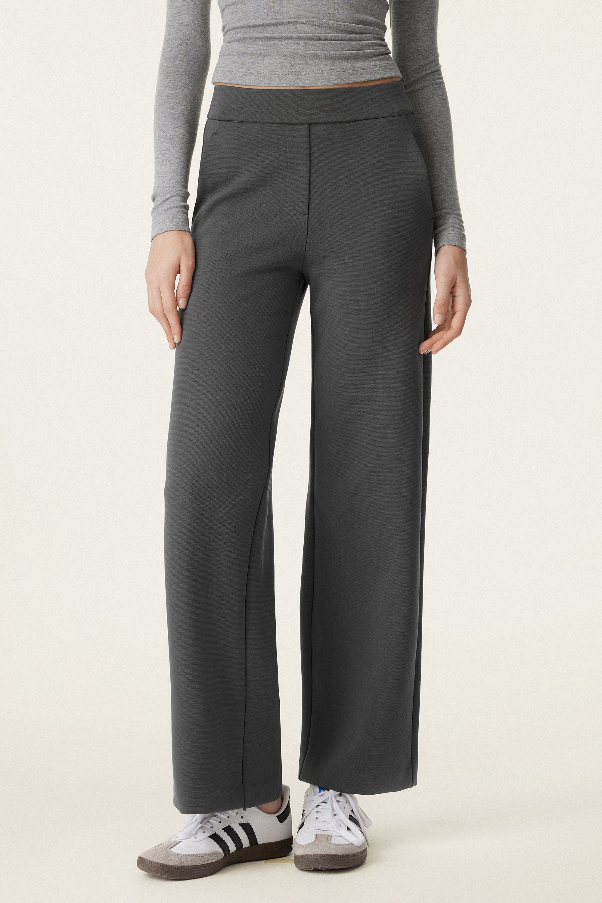 Straight Pant with Pockets