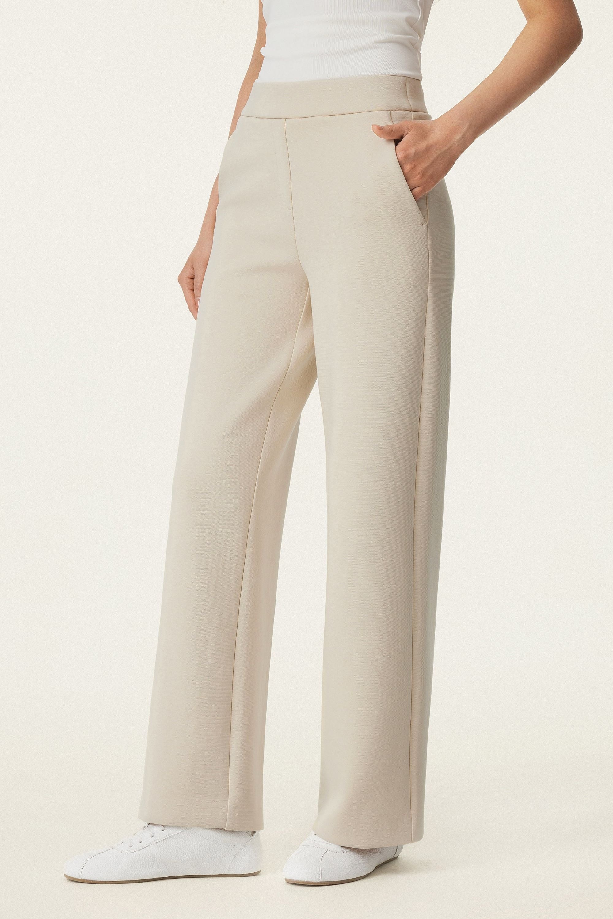 Straight Pant with Pockets