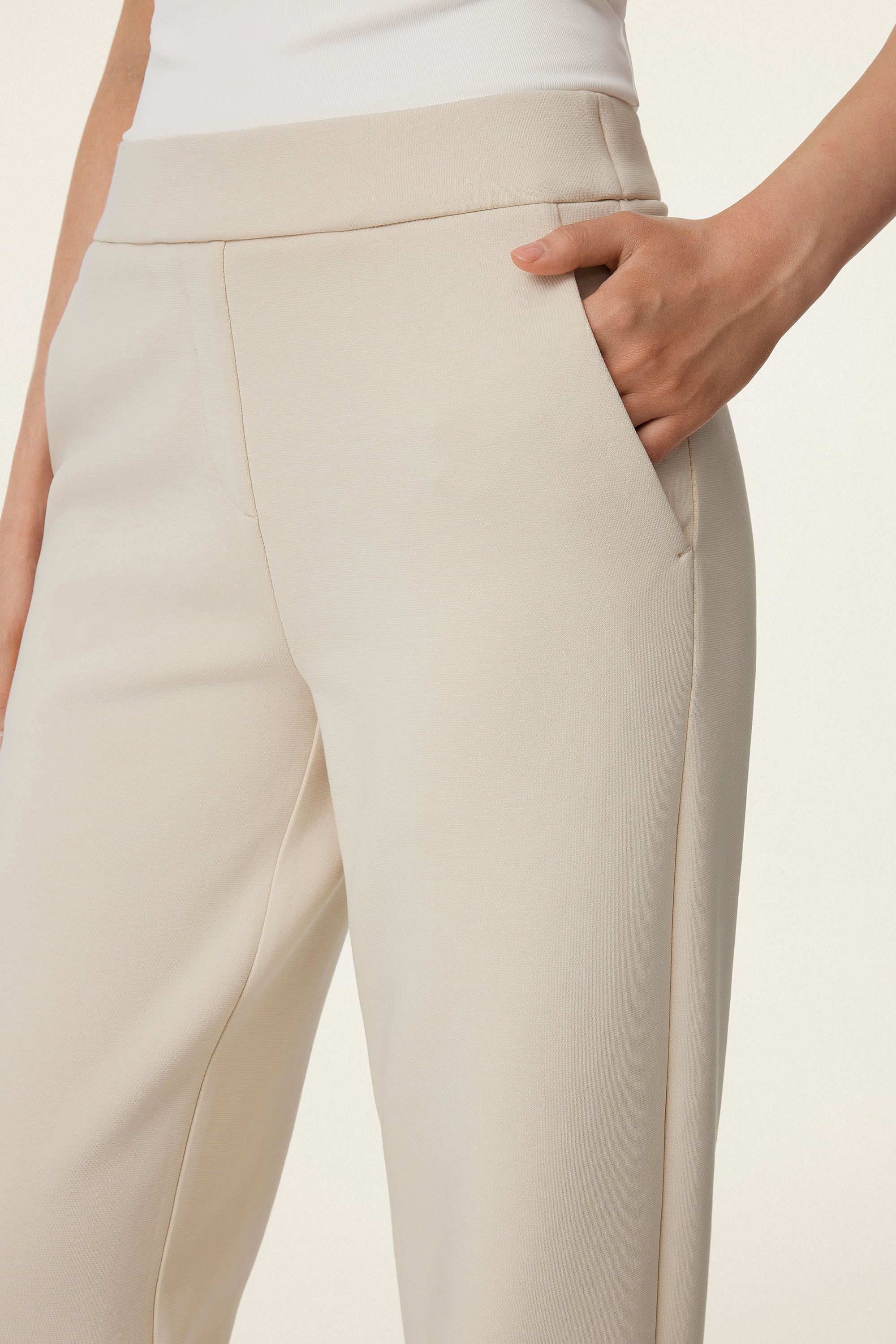 Straight Pant with Pockets